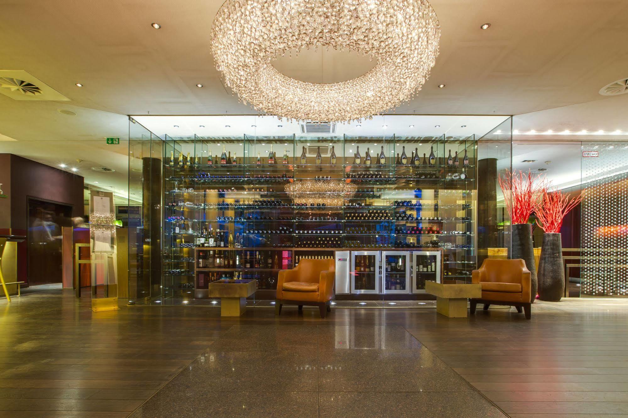 Radisson Blu Media Harbour Hotel, Duesseldorf Bagian luar foto