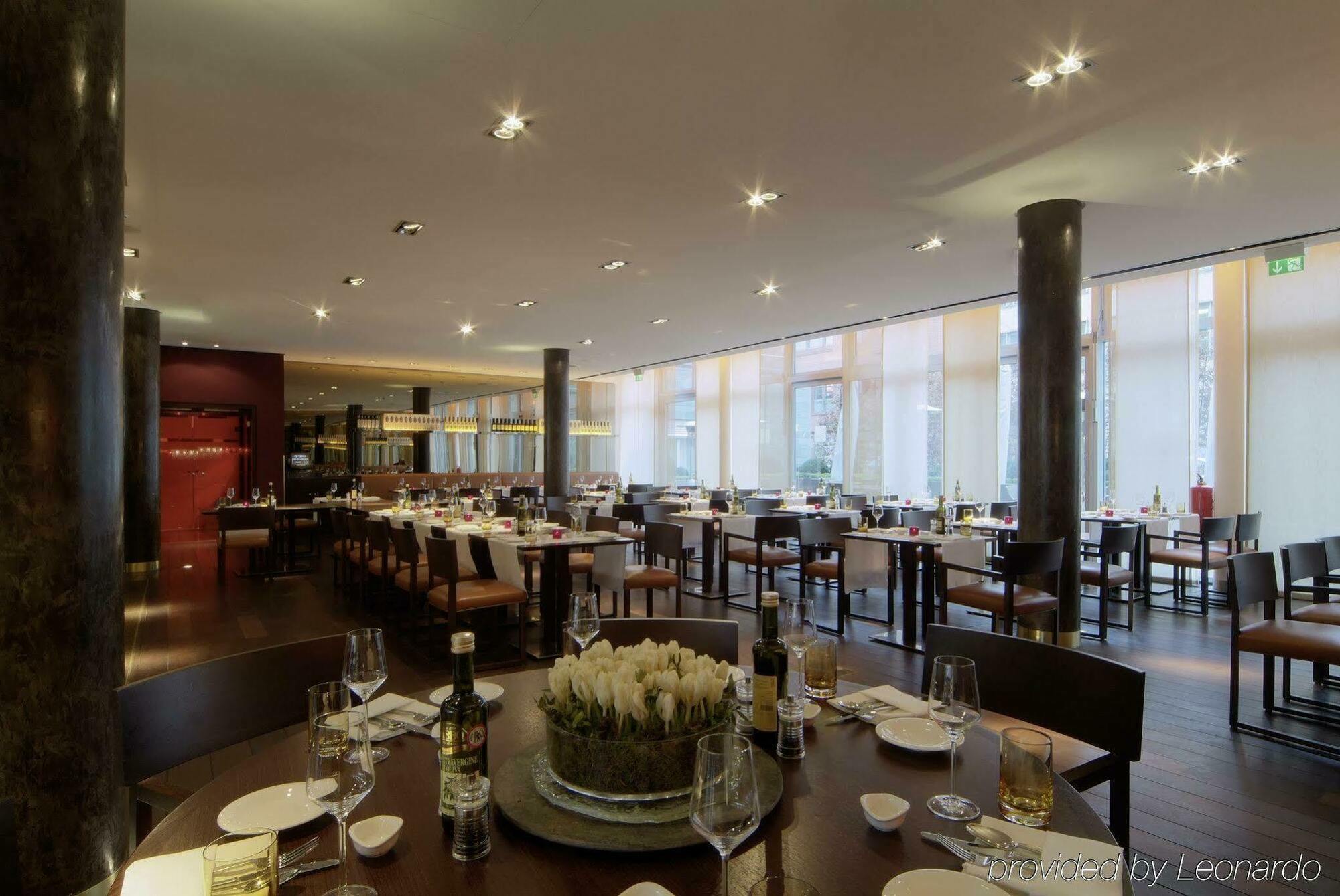 Radisson Blu Media Harbour Hotel, Duesseldorf Restoran foto